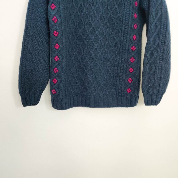 L.L. Bean Vintage Intarsia Floral Embroidered Teal Cable Wool Sweater Medium - Picture 8 of 8